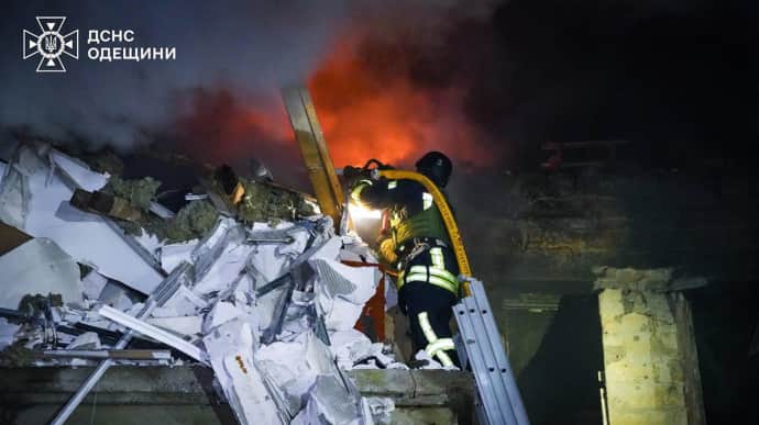 Нічна атака на Одесу ''Шахедами: руйнування, пожежа, постраждало дев’ятеро людей, серед яких діти