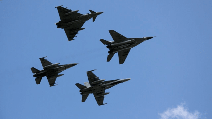 У серпні винищувачі НАТО в Балтійському морі супроводжували 11 літаків РФ