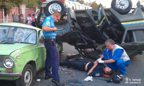 В Днепропетровске произошло ДТП с участием милицейского автомобиля