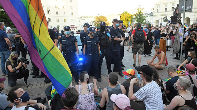 У Варшаві затримали 48 ЛГБТ-активістів після сутичок з поліцією