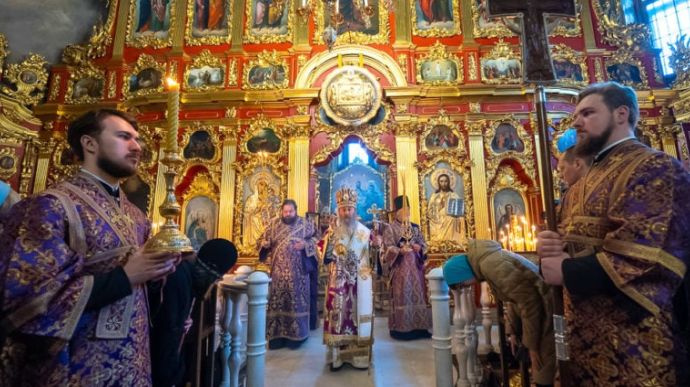 Moscow-linked church metropolitan holds liturgy in Lavra despite court's decision obliging monks to leave monastery