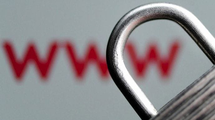 Россия блокирует в Крыму три десятка популярных украинских сайтов