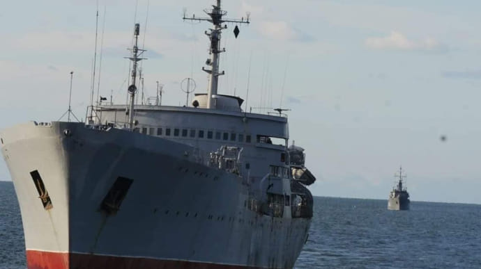 Посольство США про звинувачення РФ: корабель Донбас має повне право плавати у водах України