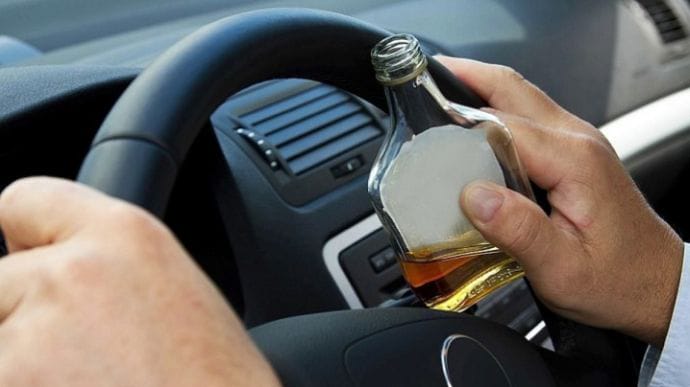 Зеленський підписав закон про збільшення штрафів за водіння напідпитку