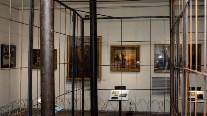 Суд отменил арест коллекции картин Порошенко