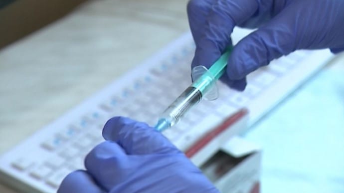 Еще 13 тысяч украинцев сделали прививки против Covid – МОЗ