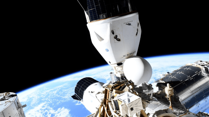 Грузовой космический корабль SpaceX приводнился у Флориды