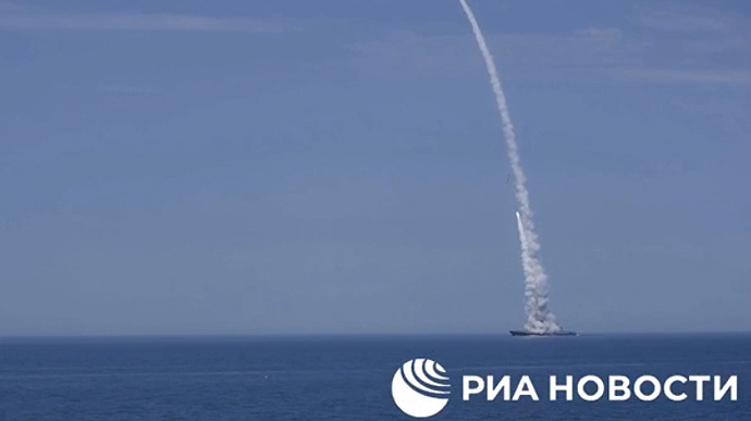 Росія тримає у трьох морях 17 кораблів та катерів: загальний залп Калібрів – 100 ракет 