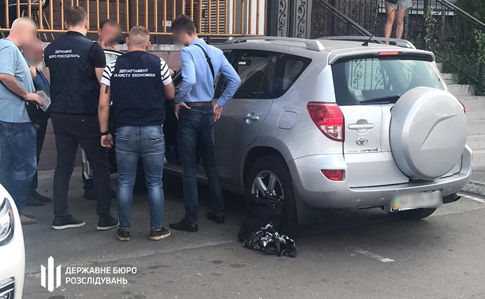 Начальника Полтавської митниці зловили на хабарі у Києві