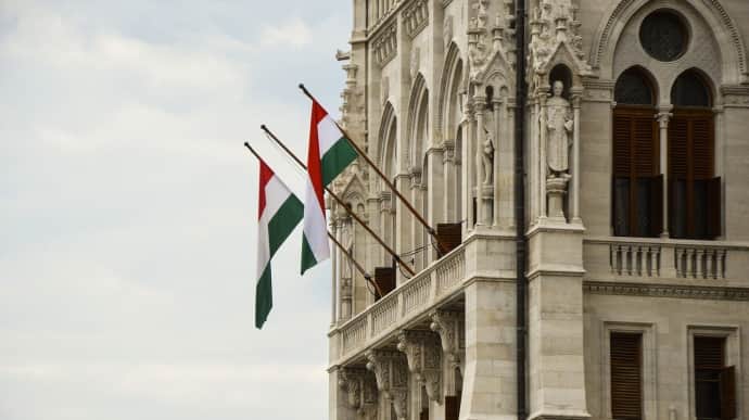 Угорщина приєднається до коаліції НАТО з розмінування України