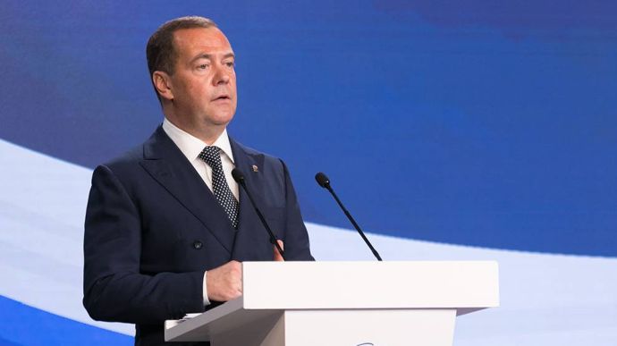 Medvedev wants to punish Russia's traitors under wartime rules