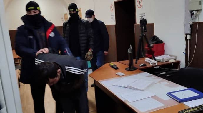 У Москві суд обрав запобіжний захід чотирьом чоловікам підозрюваним у теракті в Крокусі