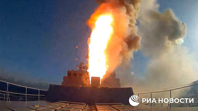 Росія тримає більше 100 ракет Калібр у трьох морях – ВМС 