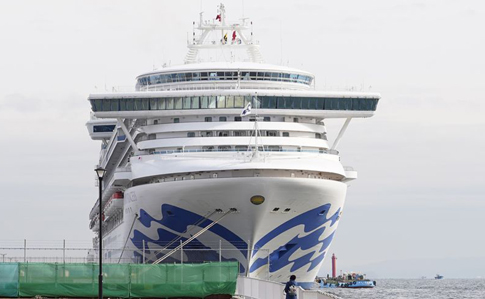 Коронавирус на лайнере с украинцами на борту выявили у 70 человек  - СМИ 