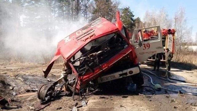 Пожарный автомобиль с личным составом подорвался на взрывном устройстве