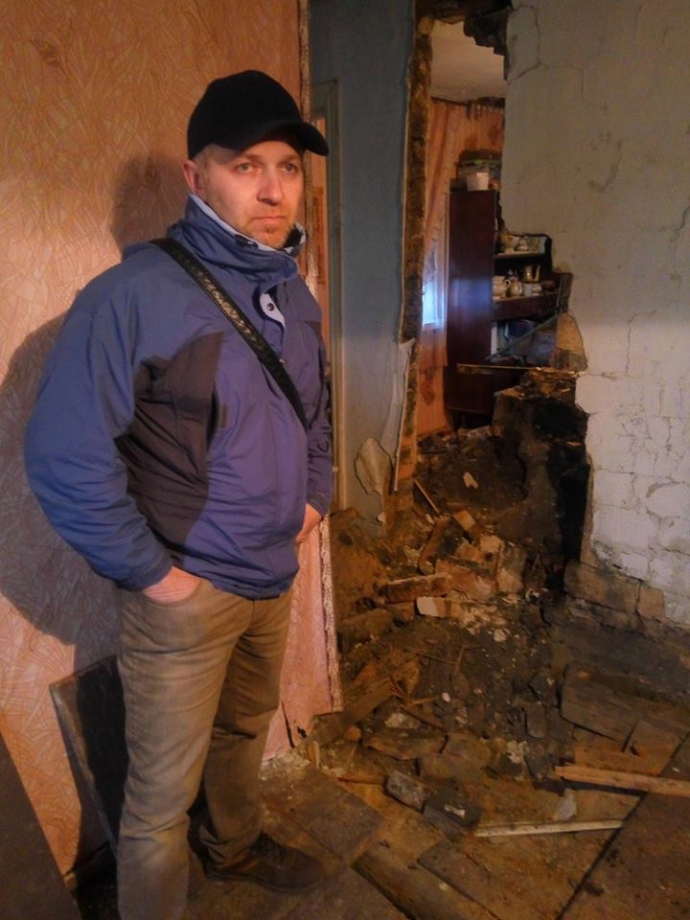 У січні 2017-го снаряд влучив у будинок Юрія Печеного. У матеріальній допомозі родині відмовили, бо немає голови ВЦА