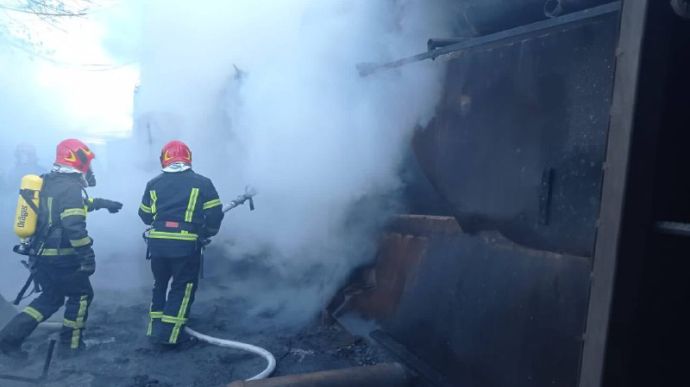 В Киеве из-за пожара раздавались взрывы в Голосеевском районе