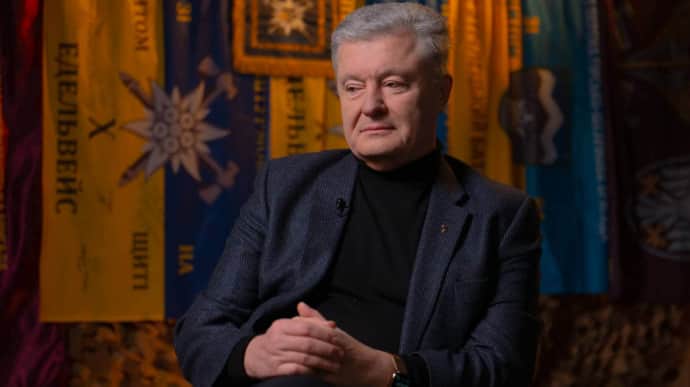 Порошенко поскаржився на санкції журналістам The Times і звинуватив Зеленського в "авторитаризмі"