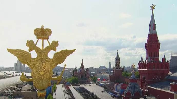 Авіаційну частину параду в Москві та кількох інших містах РФ скасували