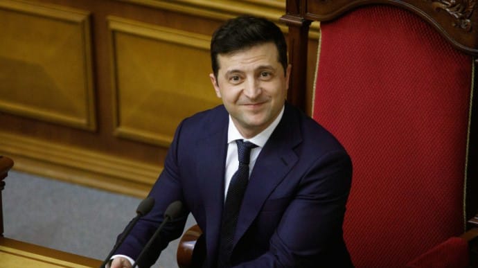 Зеленський знов очолив президентський рейтинг, Порошенко - другий і сильно відстає