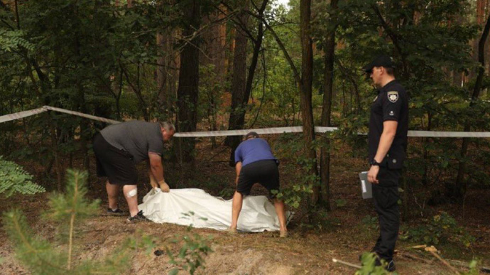 Another body found in Kyiv region: whole family shot by Russians