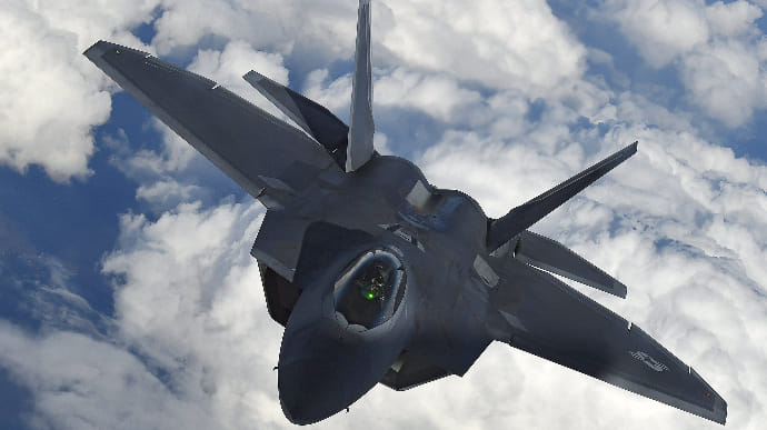 США перекидають винищувачі F-22 на Близький Схід через провокації Росії