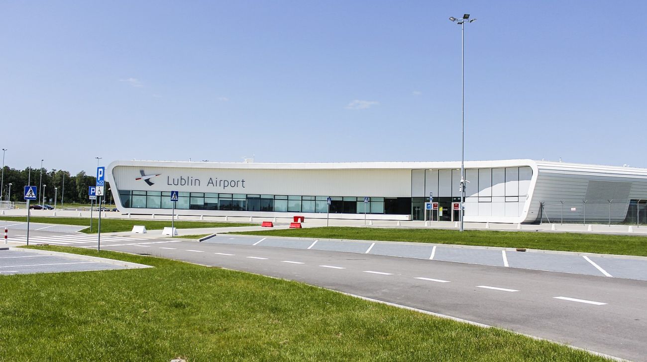 Poland scrambles jets and closes Lublin airport due to Russian drones in Ukraine's airspace