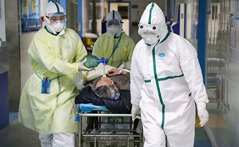 Медленный спад эпидемии: во Франции уменьшается число умерших