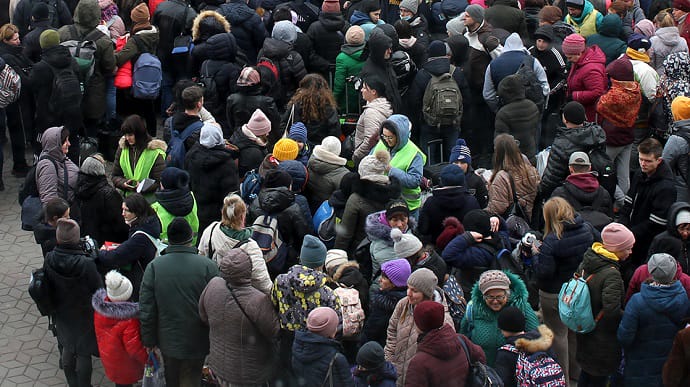 За час окупації у Крим незаконно прибуло 800 тис. громадян Росії – Гельсінська спілка