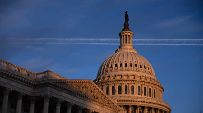В Сенате США ждут деталей предложения Джонсона по помощи Украине и Израилю