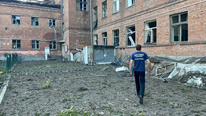 Окупанти обстріляли навчальні заклади у Харкові - ОВА