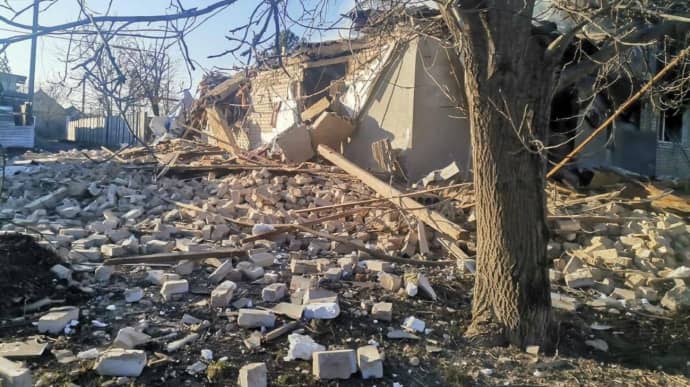 Russians hit Zaporizhia Oblast 410 times in one day, causing destruction