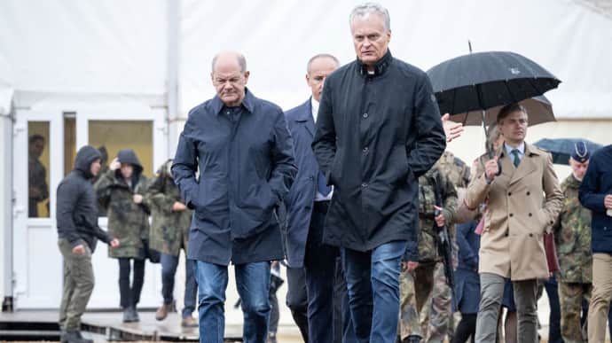 Scholz visits German brigade in Lithuania that is to deter Russia
