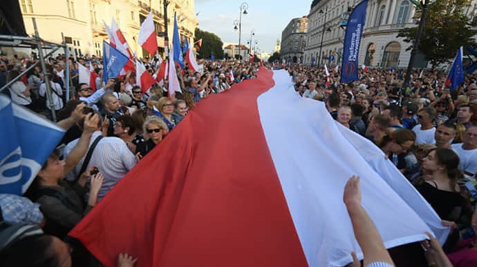 Правящая партия Польши отмежевалась от намерений выйти из Стамбульской конвенции