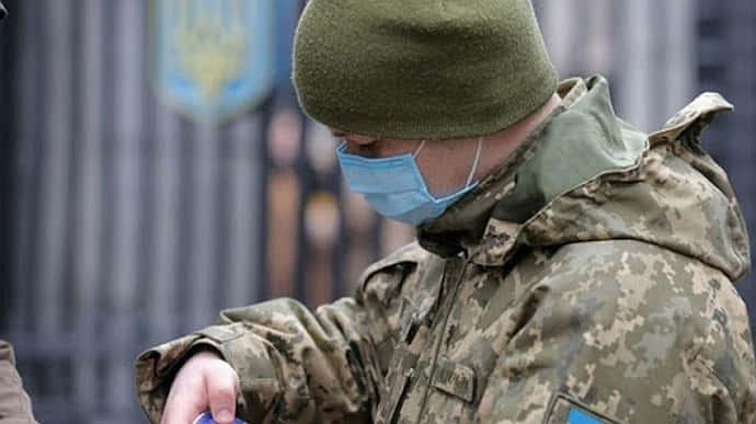 За сутки в армии обнаружили 14 случаев коронавируса