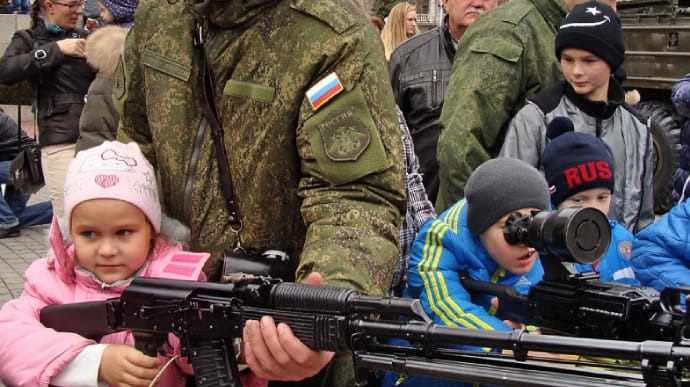 Оккупационная полиция зомбирует детей в Крыму