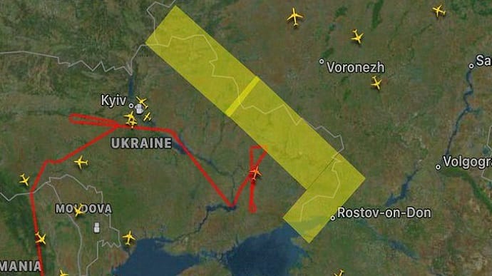 Росія закрила повітряний простір на кордоні з Україною – CNN