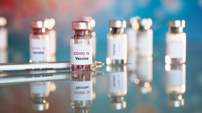 У Зеленского видят три варианта получения вакцины от COVID