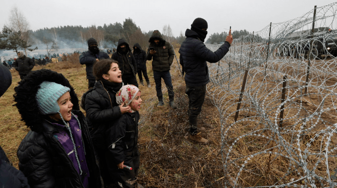В РНБО попереджають, що мігрантів можуть дезінформацією спрямувати на кордон з Україною