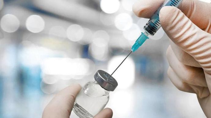 Темпи вакцинації проти COVID в Україні пришвидшилися: 4 362 за добу