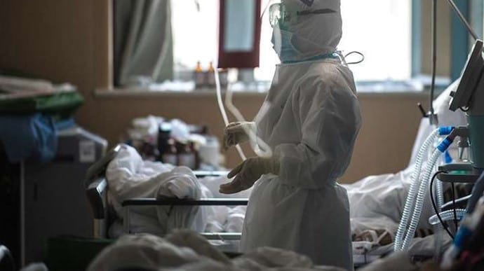 Коронавірус: в Україні ще 1987 нових заражень та 27 летальних випадків