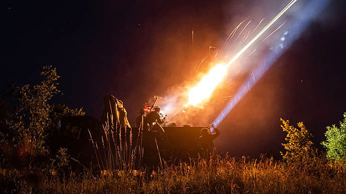 Уночі знищили усі 14 російських безпілотників і ракету 
