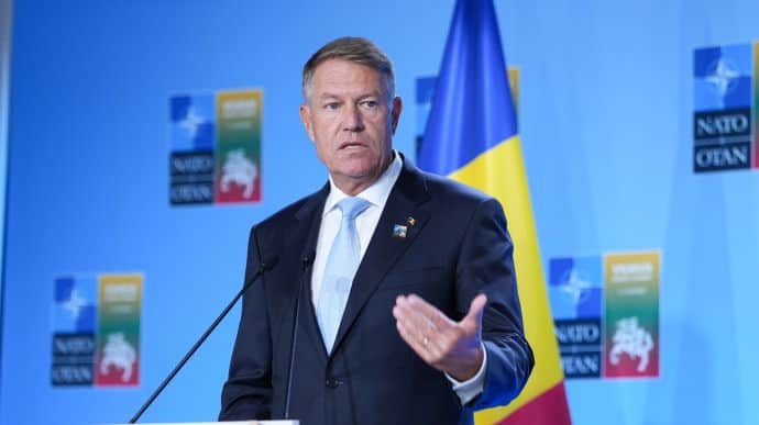 Президент Румунії: Якщо уламки дрона РФ впали на нашій території – це порушення суверенітету