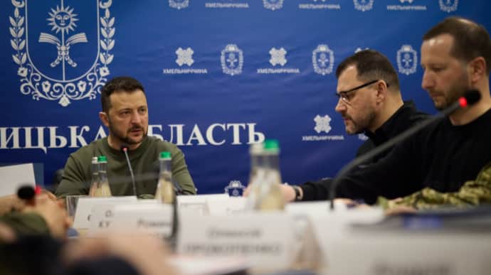 Зеленский в Хмельницком обсудил вопросы безопасности АЭС