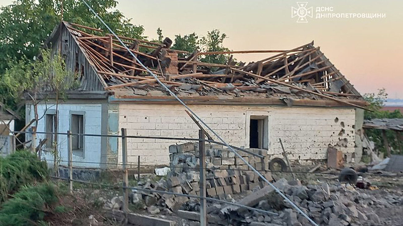 Russian guided bomb strikes Dnipropetrovsk Oblast, injuring two people