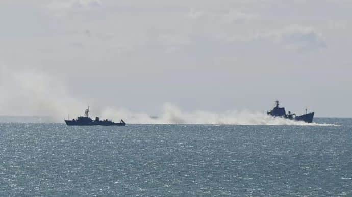 Russia deploys three missile carriers to Black Sea, threat of attack is high