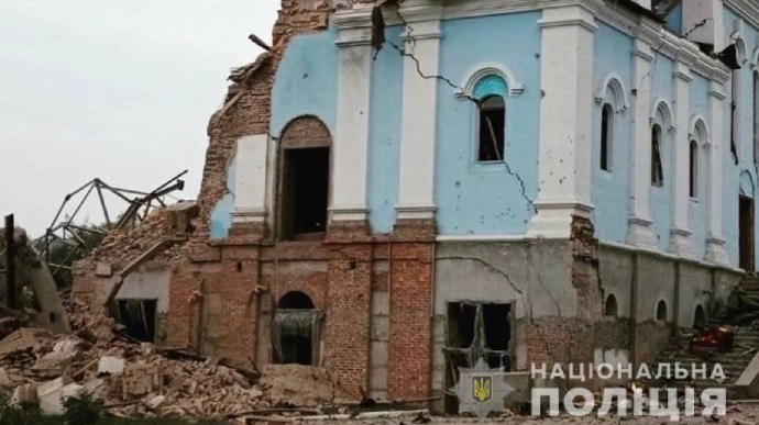 Росіяни знищили чергову святиню на Донеччині: українські силовики евакуювали людей