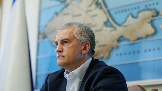 Russian-appointed head of <b>Crimea</b>, Sergey Aksyonov, prepares ''contract  soldiers'' for the war with Ukraine | Ukrainska Pravda