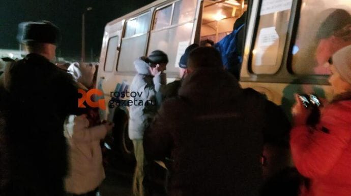 Режим НС ввели у Ростовській області, 26 регіонів РФ готові прийняти евакуйованих