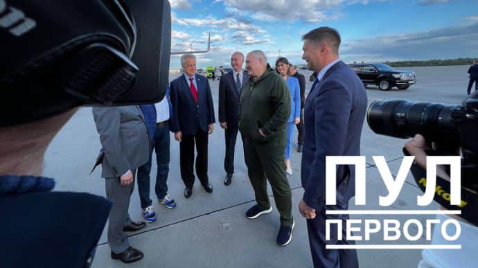 Лукашенко прилетел к Путину в Петербург